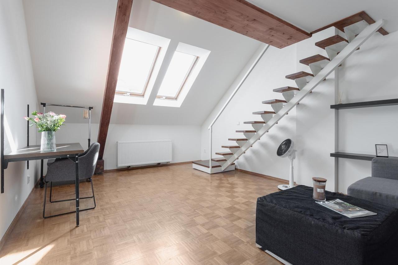 Bright&Spacious Attic Apartment Praga Exterior foto